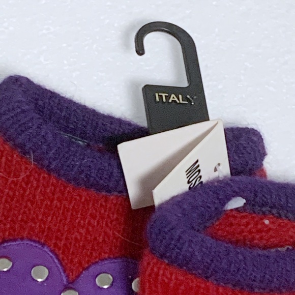 NWT💖 Moschino Italy heart gloves - Picture 3 of 4